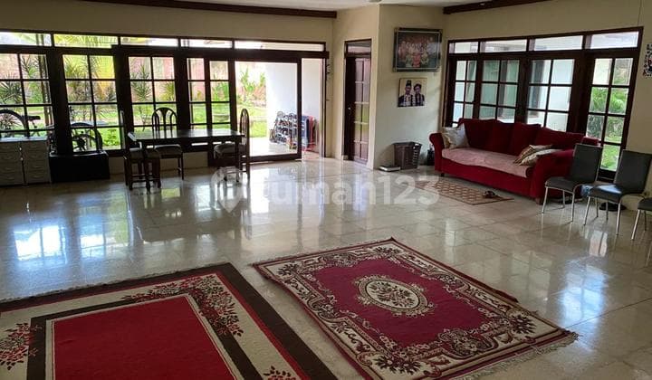 Rumah Luas Bebas Banjir Suasana Asri Letak Strategis di Kemang - Jakarta Selatan