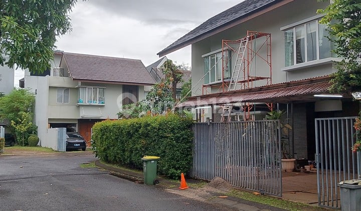 Rumah Sewa Exclusive Bangunan New Classic Modern 2 Lantai Lokasi Strategis 5 Menit Dari Citos di Cilandak, Jakarta Selatan