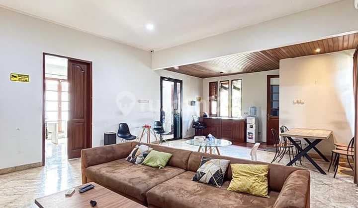 Large Land and Well-Maintained Building in a Strategic Location in Pancoran, South Jakarta