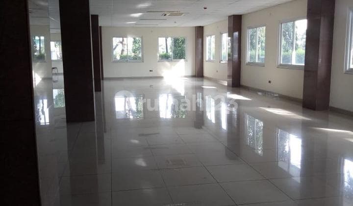 Sewa Gedung Kantor Brand New Cocok untuk Usaha Lokasi Strategis di Cikini, Jakarta Pusat