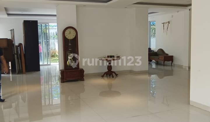 DIJUAL RUMAH 3 LANTAI DI BANGKA KEMANG SIAP HUNI (Swimming Pool)