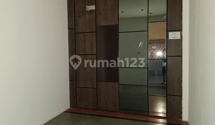 DISEWAKAN RUKO GANDENG 2 LANTAI KEMANG RAYA