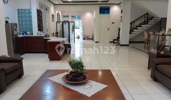 Dijual Cepat Rumah 2 Lantai di Gedung Hijau Pondok Indah