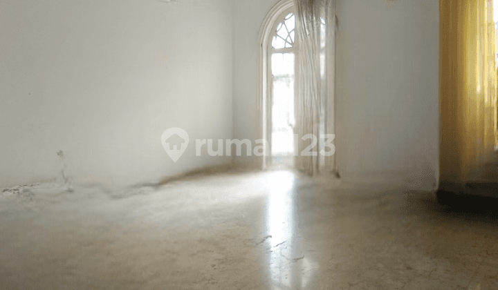 DISEWAKAN RUMAH KOMERSIL DI JALAN RAYA KOTA WISATA CIBUBUR