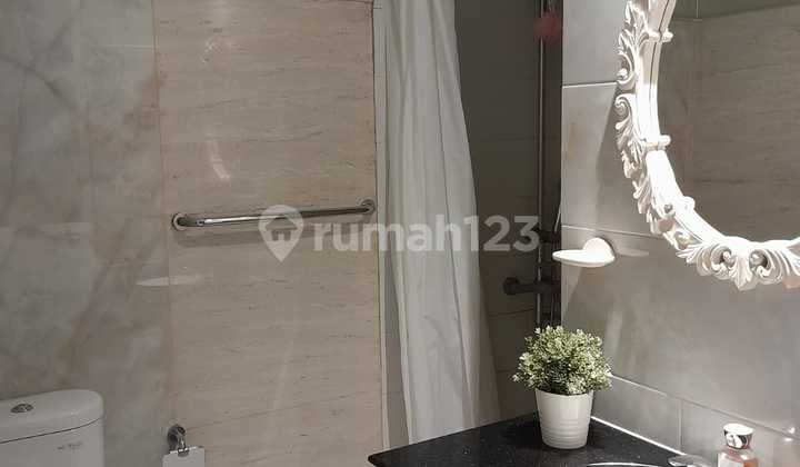 For Sale Quickly: 2.5-Story Luxury House in Bintaro Sector 9