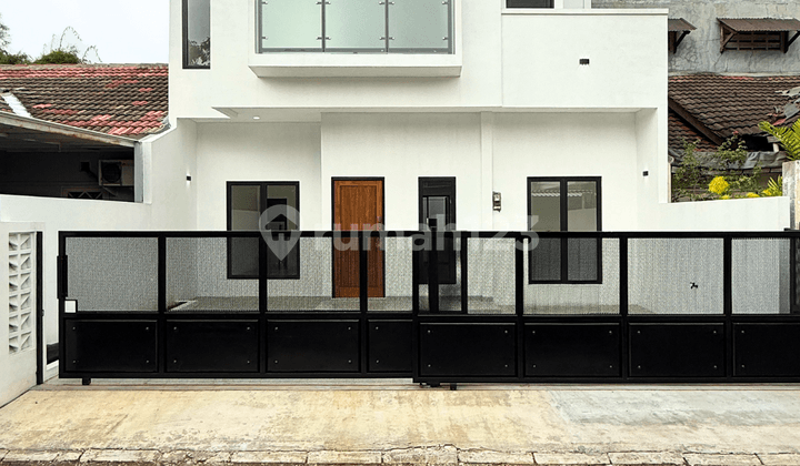 Dijual Rumah Kencana Loka 2 Lantai & SHM