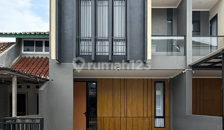 Dijual Rumah 2 Lantai & Siap Huni di Regensi Melati Mas