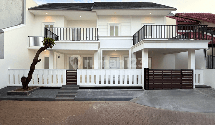 Dijual Rumah Terenovasi 2 Lantai & SHM di Villa Melati Mas Cluster Paling Depan