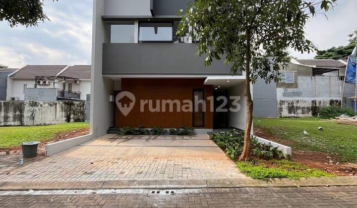 Nice Unfurnished House at The Green, Royal Blossom Cluster, BSD, South Tangerang
