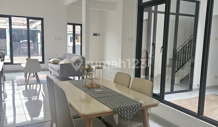 Rumah Bagus SHM di Nusa Loka BSD, Tangerang Selatan