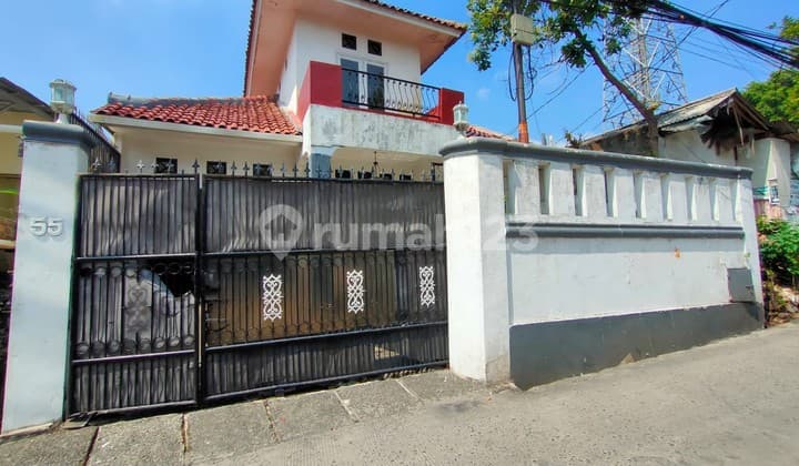 Hunian 2 Lantai Bagus, Terawat, Nyaman Dan Strategis, Siap Huni