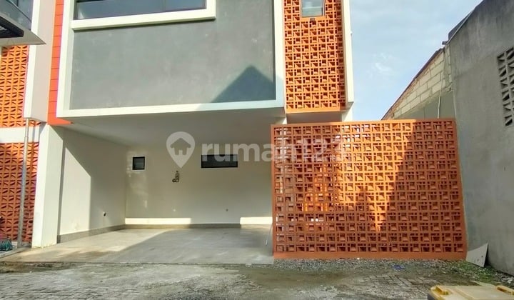 Rumah Dekat Sekolah di Jagakarsa