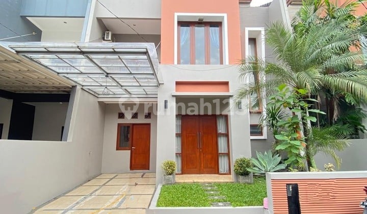 Town House Mewah 2LT Terawat Aman Asri, Semi Furnished Siap Huni