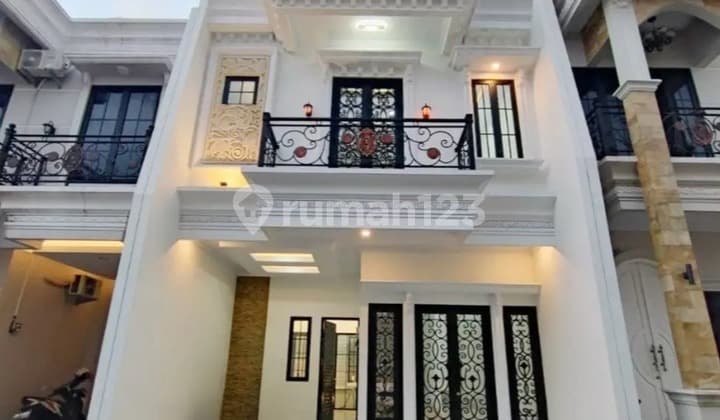 Cluster Minimalis Modern 3 Lantai Mewah dan Baru di Ragunan SHM