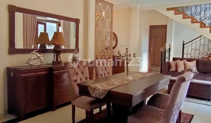 Harus Segera Terjual, Harga Special !!! Rumah Baru, Bagus dan Mewah, Furnished dan Siap Huni, 2 Lantai di Kebagusan, Pasar Minggu, Shma