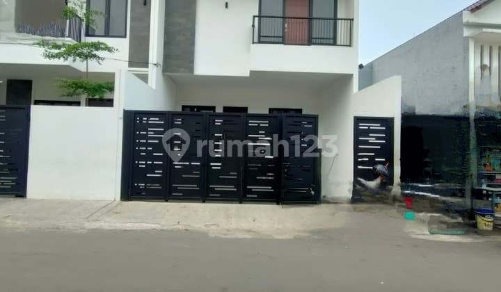 Rumah Modern Minimalis 2LT Bagus, Siap Huni, SHM Kalibata Timur