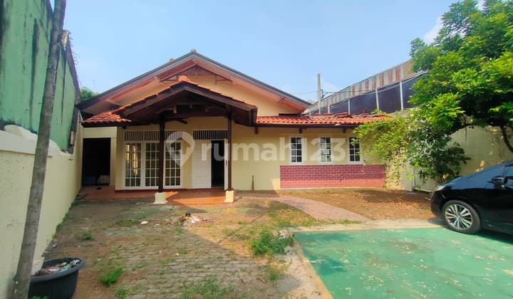 Rumah 1 Lt Luas Ideal Untuk Tinggal Dan Bisnis di Area Strategis