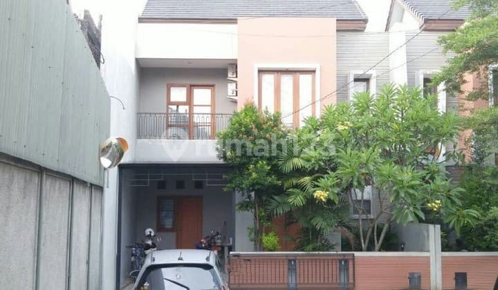 Town House Mewah 2 Lantai Terawat, Aman, Nyaman, Siap Huni SHM