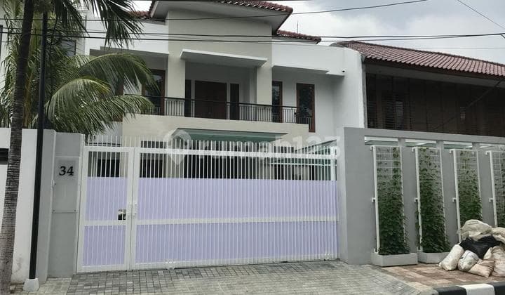 Disewakan Rumah Mewah di Menteng – 4 Kamar Tidur, Siap Huni, Menteng Jakpus