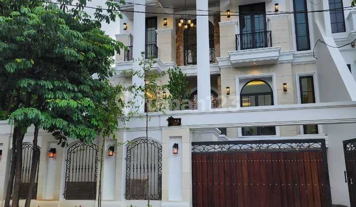 Rumah Mewah di Lebak Bulus, Jakarta Selatan American Classic