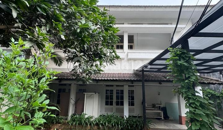 Rumah Lokasi Elit Depan Taman Area Sriwijaya, Jakarta Selatan
