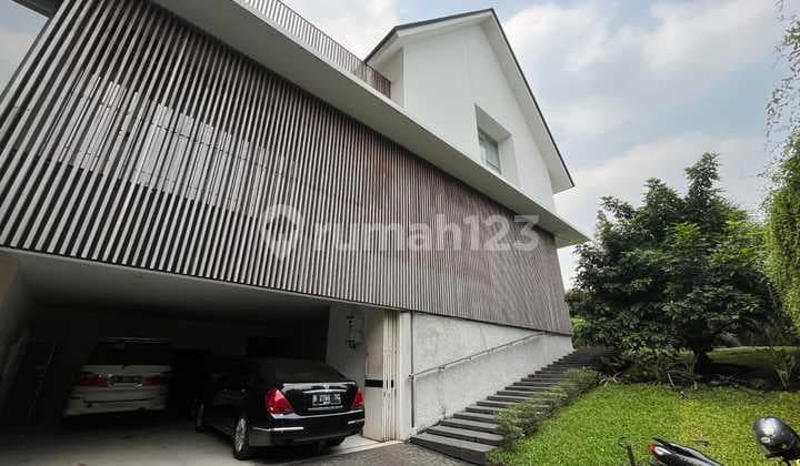 Luxury House dengan Swimming Pool di Radio Dalam, Jakarta Selatan