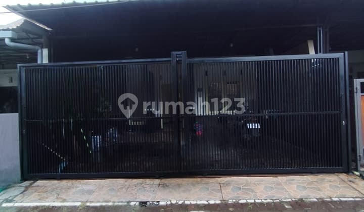 Rumah Semi Furnish Di Griya Pesona Asri Rungkut Rumah SHM Bagus di Perumahan YKP Griya Pesona Asri, Medokan Ayu, Rungkut, Kota Surabaya, Jawa Timur, Indonesia, 60295, Rungkut