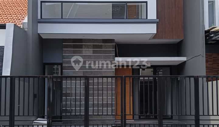 Rumah Baru 2 Lantai Minimalis Tengah Kota di Klampis Semolo Rumah Bagus SHM di Jl. Klampis Semolo Tengah I No.15, Klampis Ngasem, Sukolilo, Kota Surabaya, Jawa Timur, Indonesia, 60117, Semolowaru