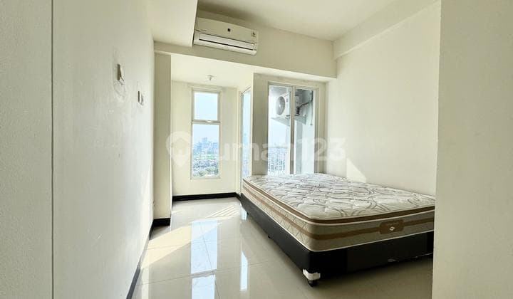 Semi-Furnished Studio Apartment in Amor Pakuwon City