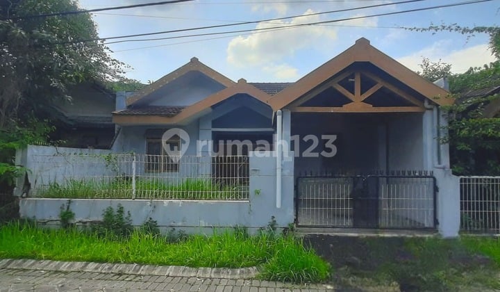 Rumah Siap Huni di Taman Siwalan Indah Menganti Rumah Bagus SHM di Taman Siwalan Indah Residence Block S No. 2, Hendrosari, Menganti, Gresik, Jawa Timur, Indonesia, 61174, Menganti