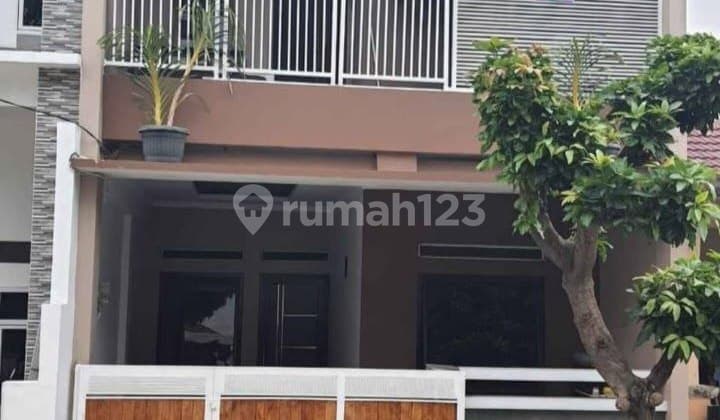 Di Jual Rumah 2 Lantai Siap Huni di Mutiara Gading Timur 2
