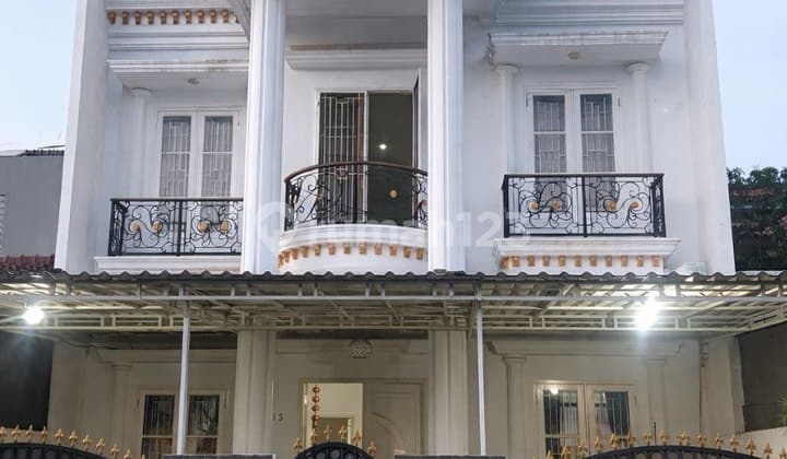 Dijual Rumah Cantik dan Besar di Sukmajaya, Depok