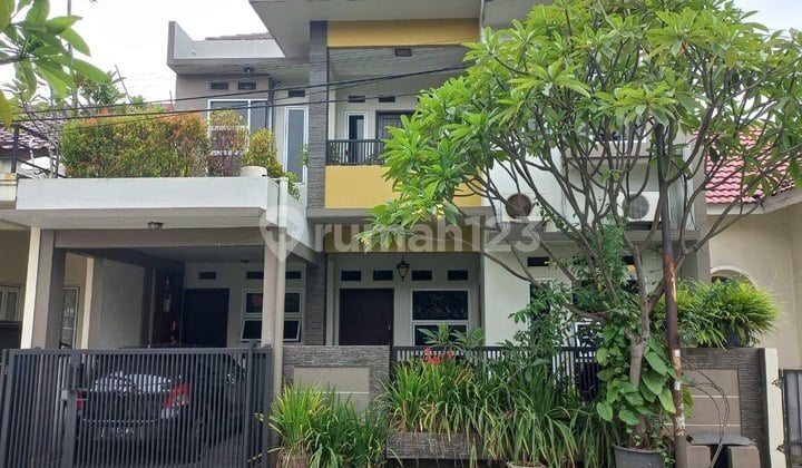 Dijual Rumah Cantik View Taman di Pulosirih Barat - Taman Galaxi | Semi Furnish, 4+1 KT!