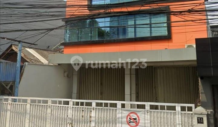 Sewa Kantor/Ruko Siap Usaha di Utan Kayu Matraman - SHM, Listrik Besar, Lokasi Super Strategis