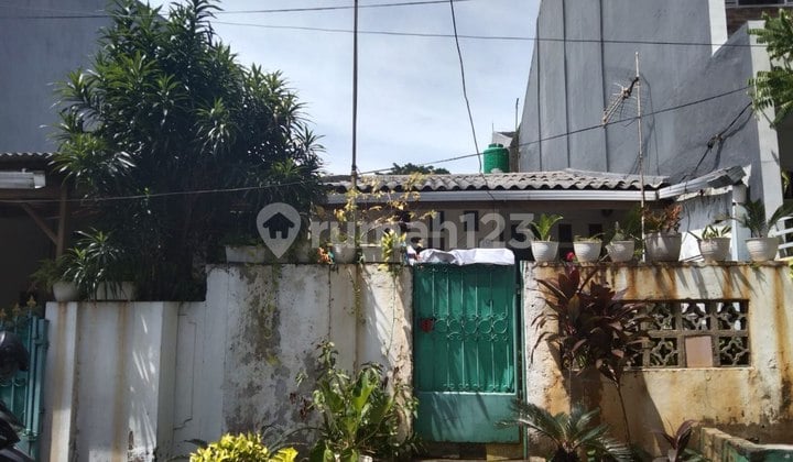 Rumah Murah Siap Huni di Komplek DKI Pondok Kelapa - Dekat Sekolah & Transportasi!