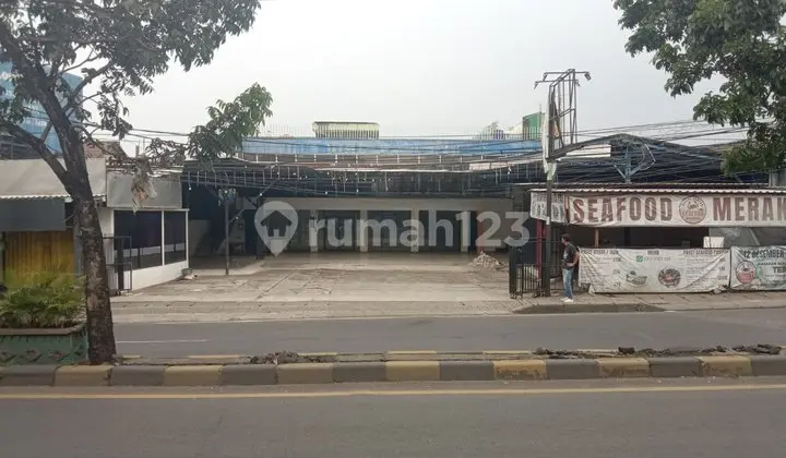 Disewakan Ruko Besar Strategis di Ciputat Timur - Cocok untuk Kantor atau Showroom!