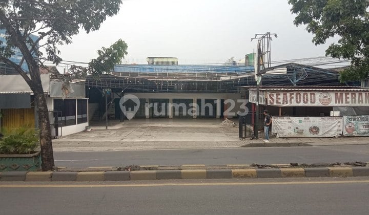 Disewakan Ruko Besar Strategis di Ciputat Timur - Cocok untuk Kantor atau Showroom!