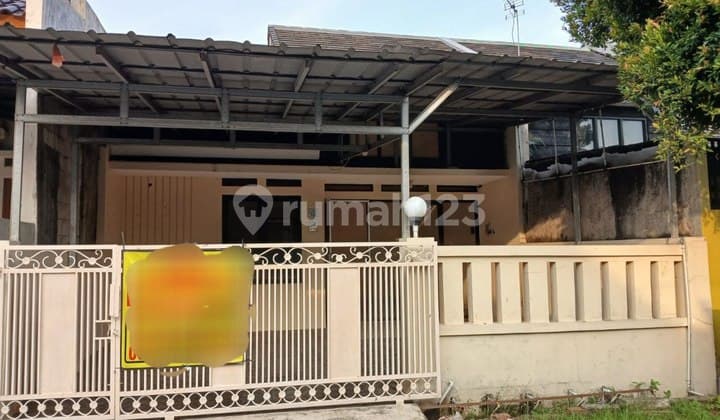 Rumah Terawat Bebas Banjir di Perumahan Metropolitan – 2KT, Full Canopy, Harga Nego!