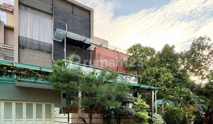 Rumah Hoek Mewah Fully Furnished Billymoon Pondok Kelapa - LT 328, SHM, Harga Nego!