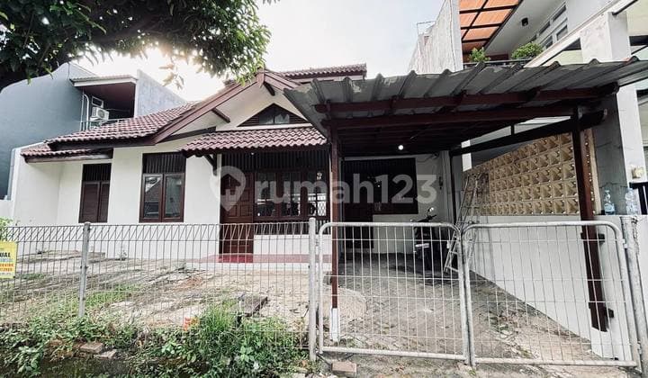 Rumah Besar Harga Tanah - 2 Carport, Air PAM, Lokasi Favorit Kemang Pratama 2