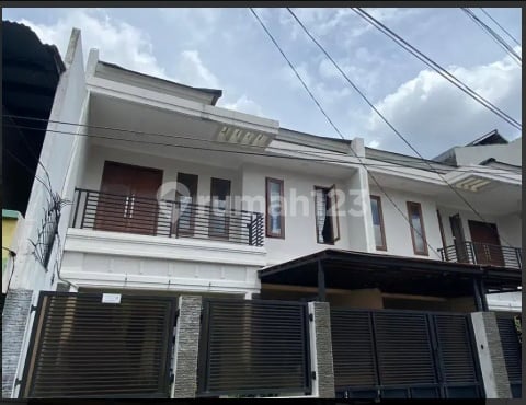 Disewakan Cepat Rumah Mewah Siap Huni Lokasi Strategis di Kebayoran Lama Jakarta Selatan