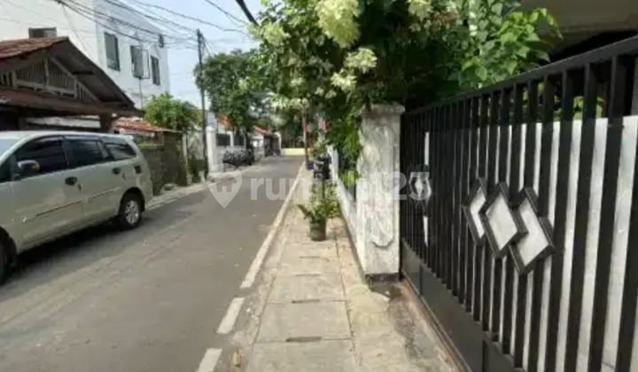 For Rent House Can Be Used as Office Near Trans Jakarta MRT LRT Nice House in Senen
