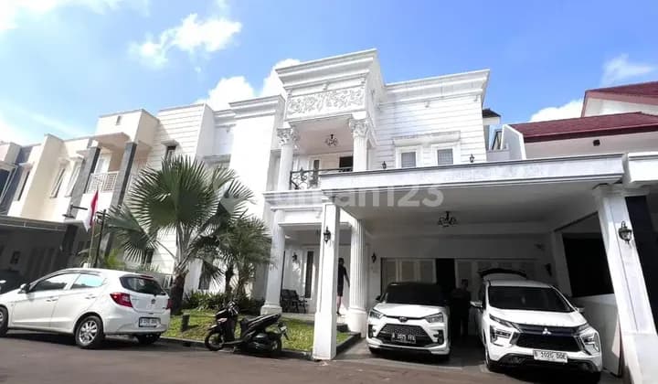 Dijual Rumah Clasic Modern Dalam Claster Dengan Kolam Renang Pribadi Di Pasar Minggu Jakarta Selatan