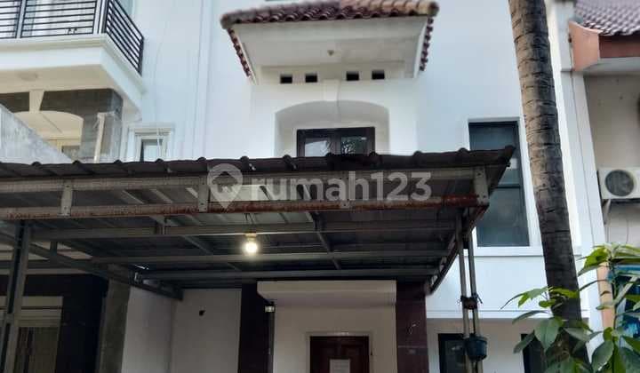 Disewakan Rumah 3 Lantai bisa untuk Kantor di Jatinegara Baru Jakarta Timur