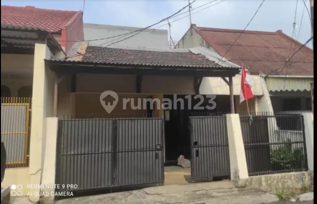 Disewakan Rumah Lokasi Strategis Akses Jalan 2 Mobil di Pondok Bambu Jakarta Timur