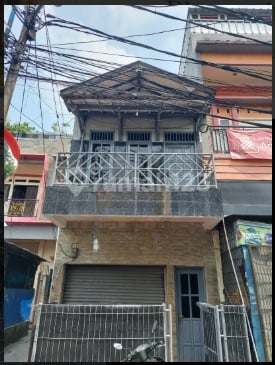Rent a 3-Story House on the Main Road, Suitable for Business in Palmerah, West Jakarta.