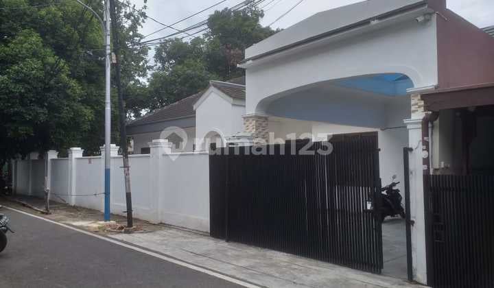 For Rent House Strategic Location in Cempaka Putih, East Jakarta