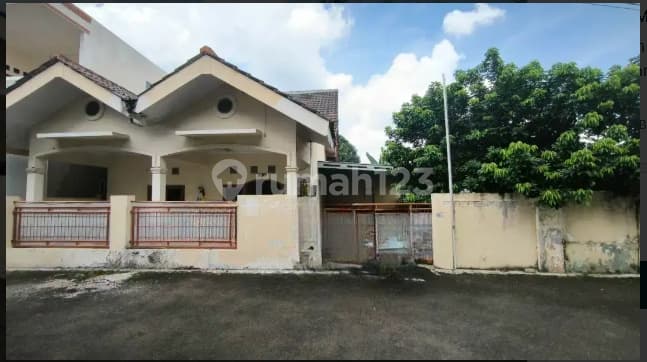 Disewakan Rumah Luas Bebas Banjir di Jakasampurna Bekas Barat