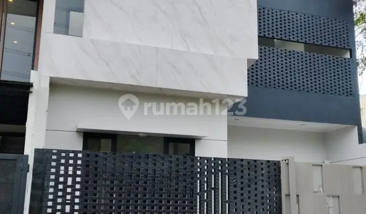 Rumah Metland Puri Jl.katleya Ayu (Lt/Lb 135/251 M)