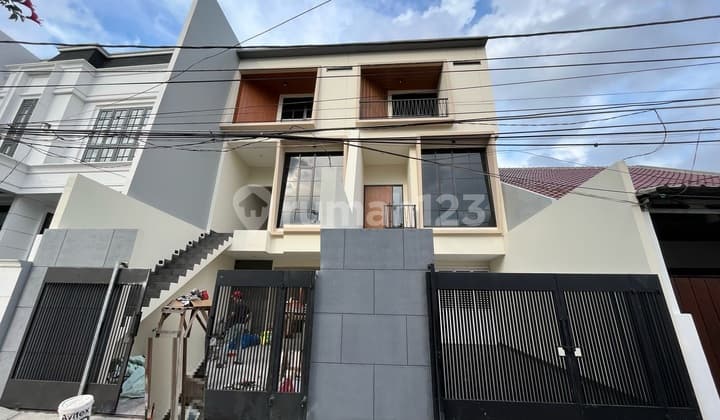 Rumah Tomang (Ukuran 5x18 m)